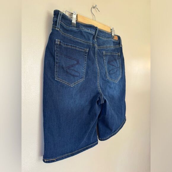 SALE!  Seven7 Dark Denim Sunset Bermuda Shorts Size 16 EUC - Picture 4 of 5